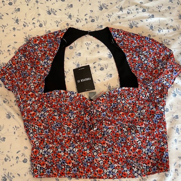 Forever 21 Colorful Flowers Crop Top Size: Medium, Brand New - Picture 1 of 2